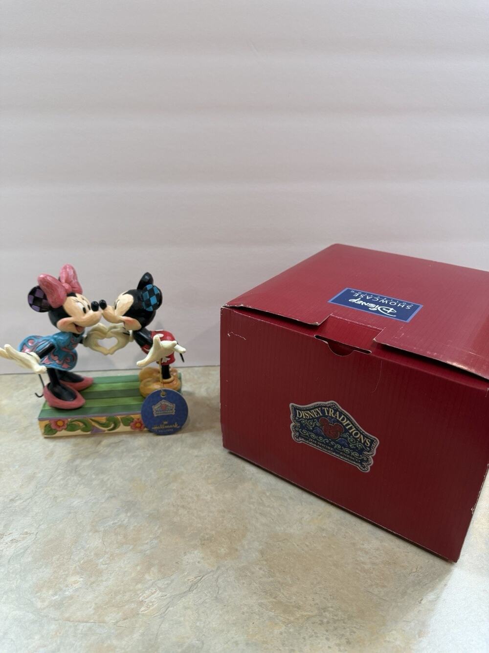 Jim Shore Disney Traditions Mickey & Minnie With Heart Hands Figurine 6014335